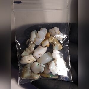 100 carats grade A opals